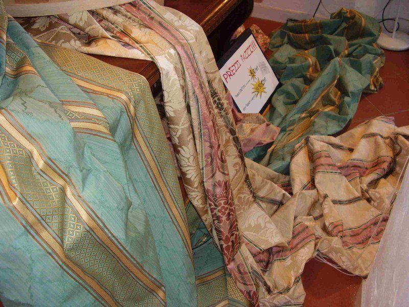 Showroom con creazioni tessili artigianali