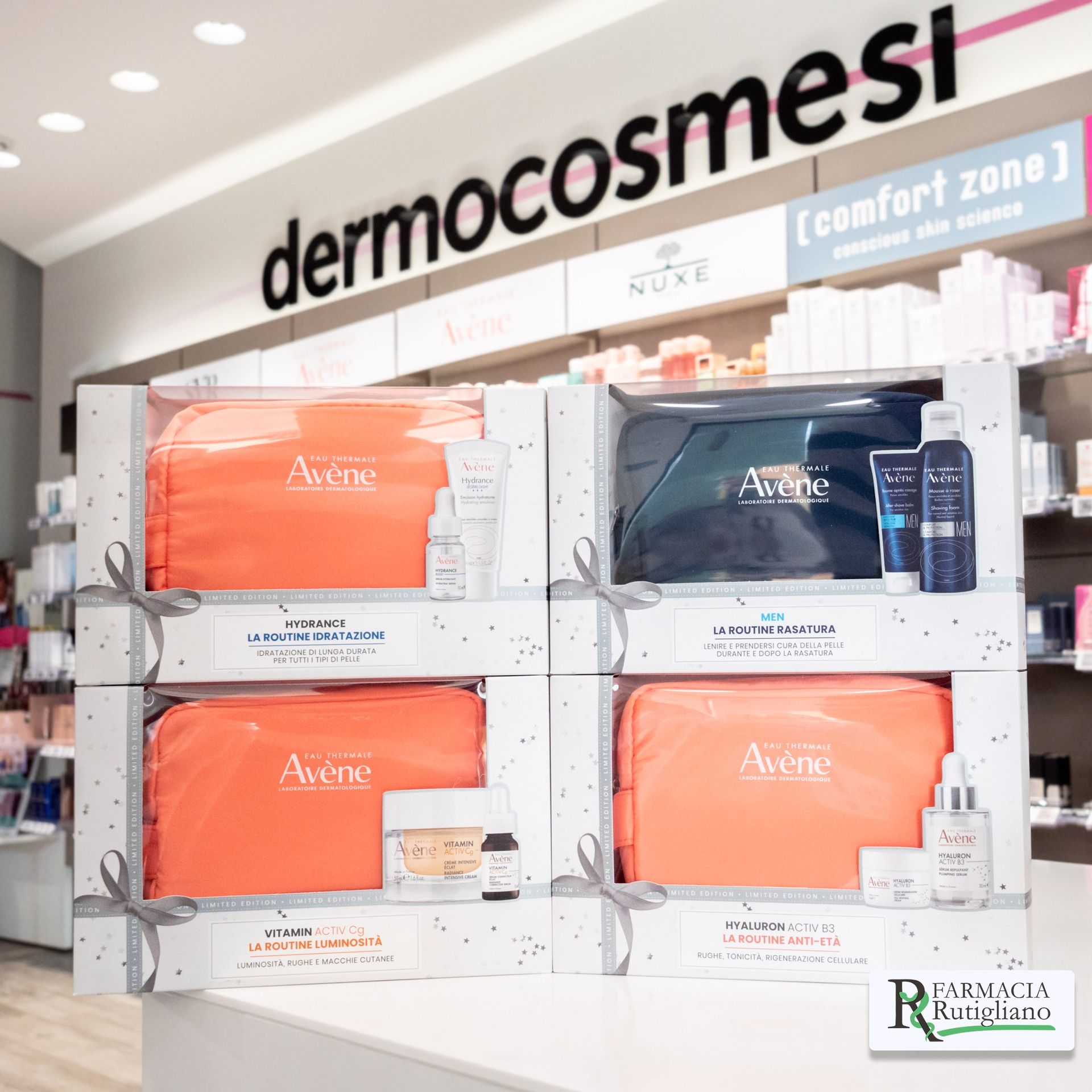 Un'esposizione di borse per cosmetici in un negozio chiamato dermocosmesi