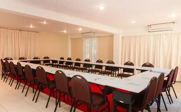 Salão para eventos da Pousada Corsário Búzios