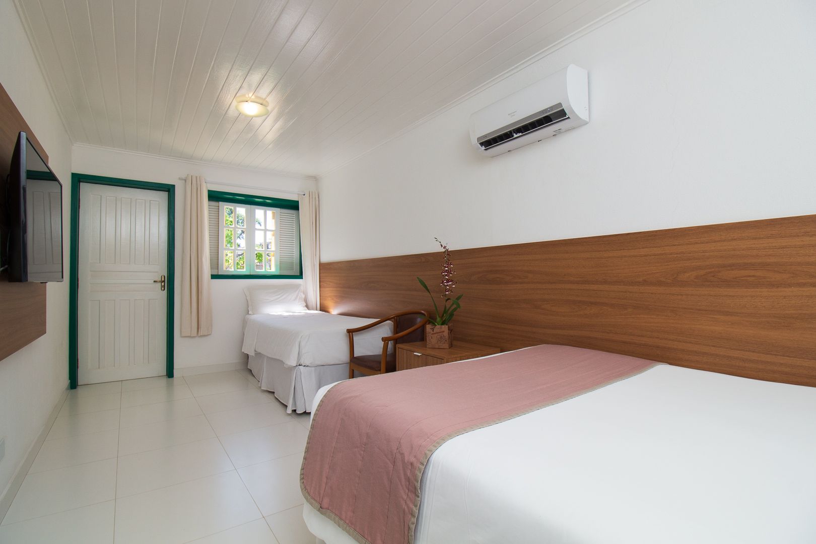 Acomodações da Pousada Corsário Paraty