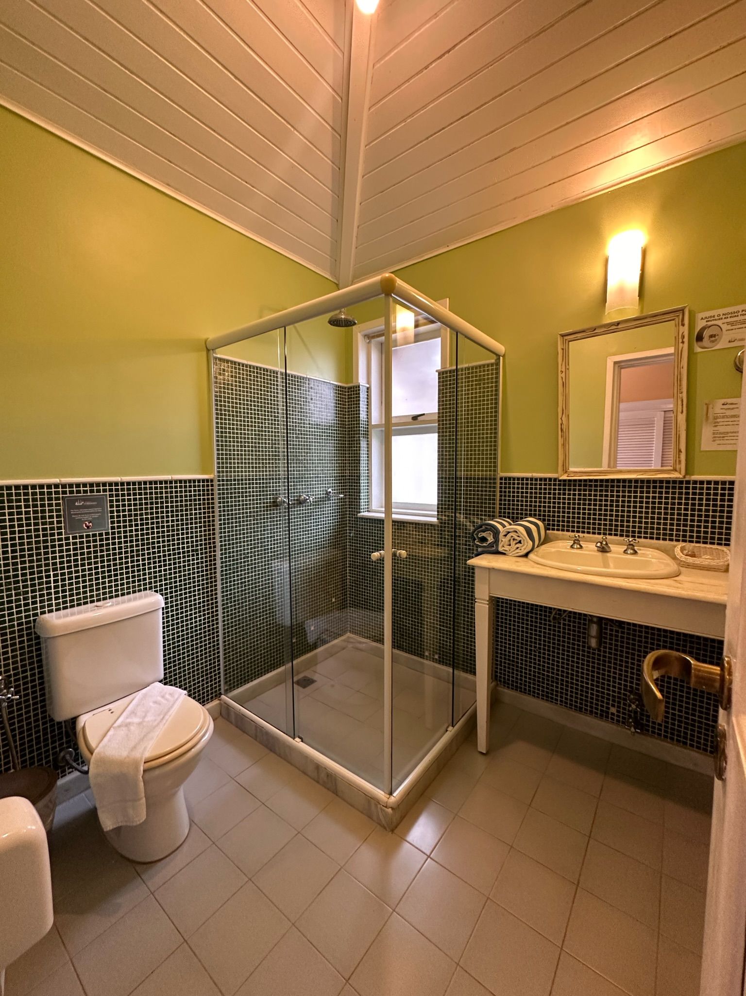 Acomodações da Pousada Corsário Búzios