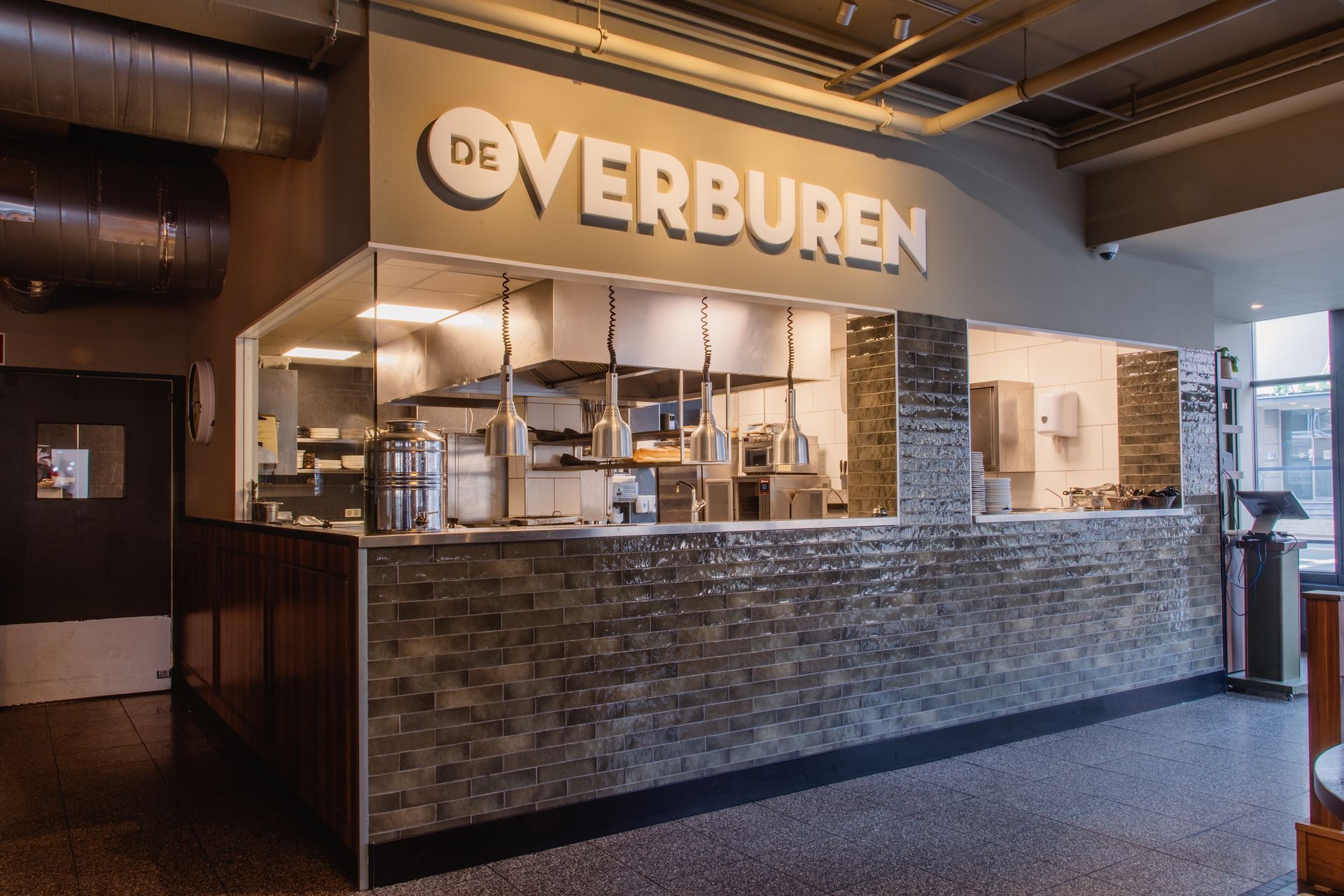 Bekijk alle foto's van het interieur styling project bij restaurant De Overburen Amersfoort door  Studio Knoez