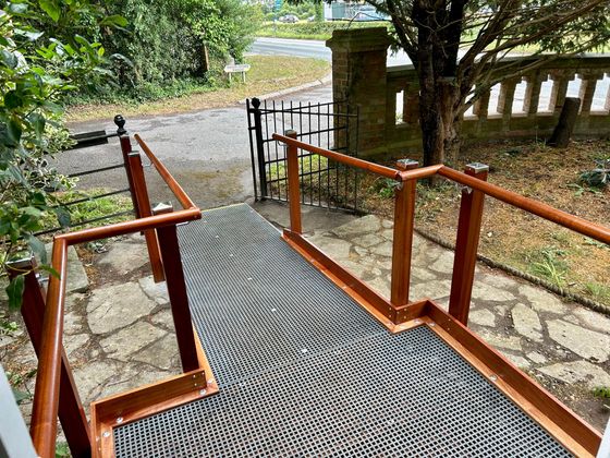 Wheelchair access ramp