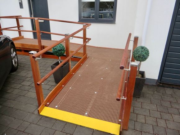 Wheelchair access ramp