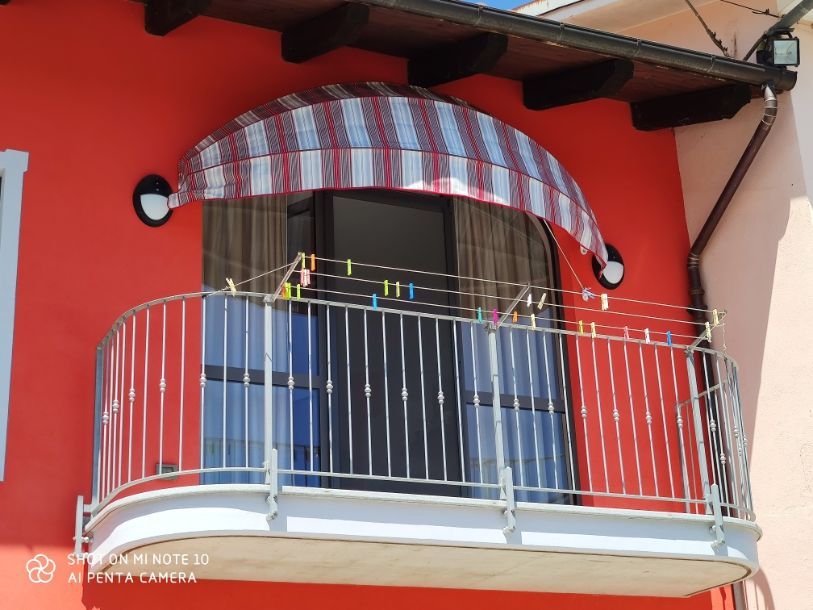 tenda a cappottina a righe