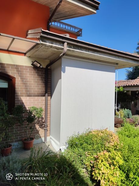 abitazione con tende da sole