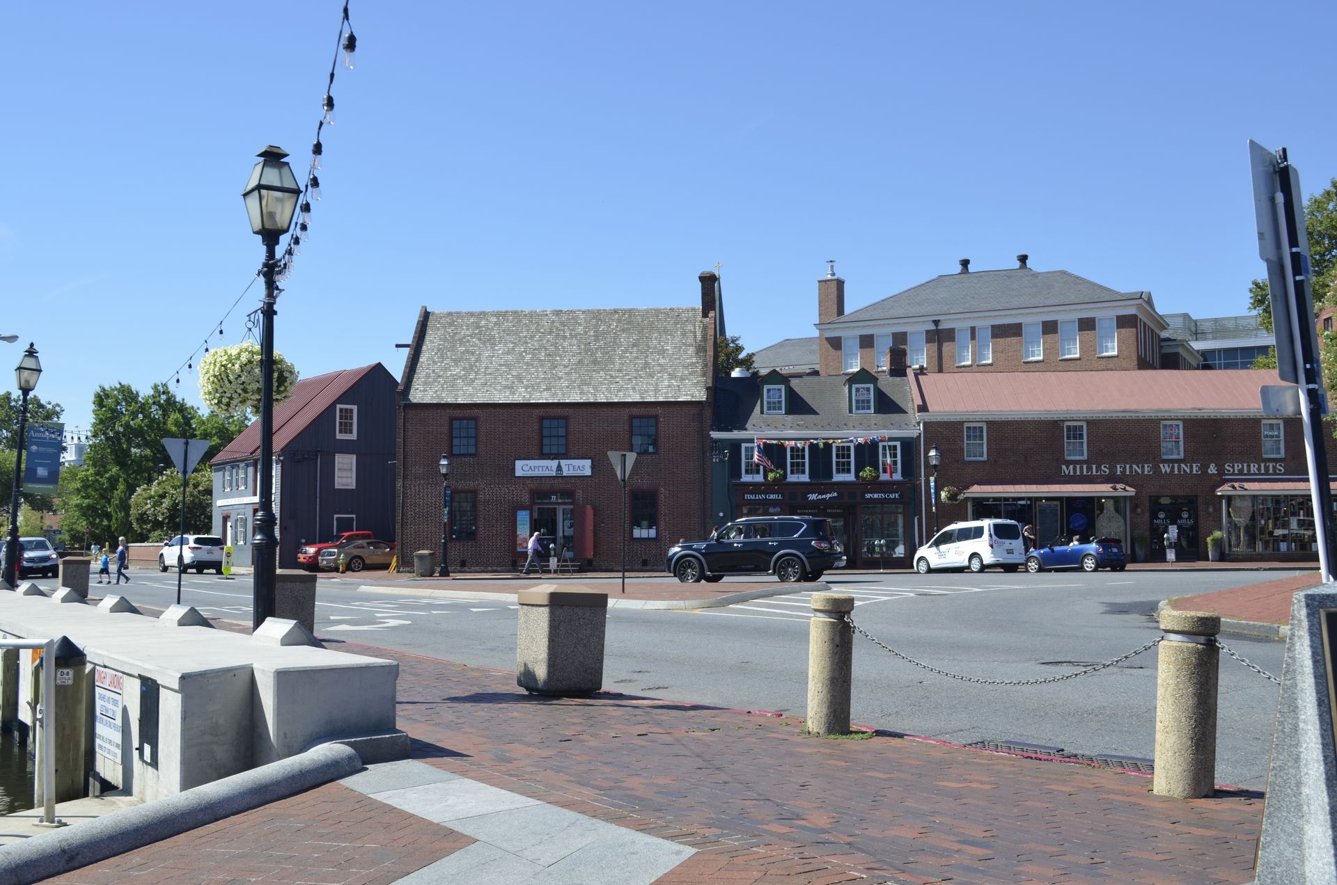 A brick building with the letter l on it
