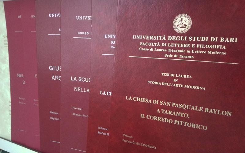 Copertina rilegata di libro