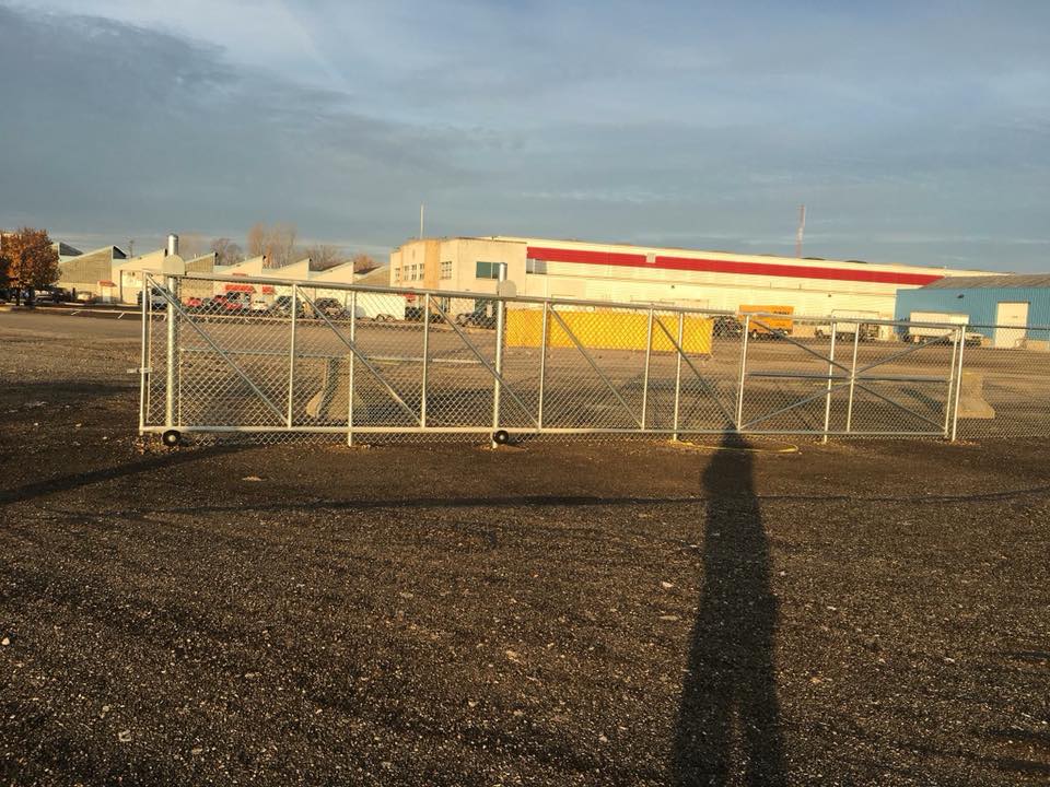 Chain Link Fence with Wheels - Marion, OH - Tacketts Fence Service