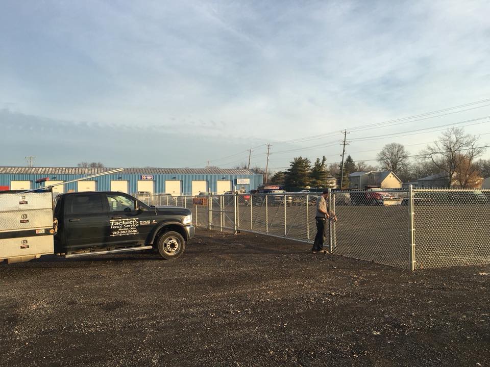 Installing Chain Link Fence - Marion, OH - Tacketts Fence Service