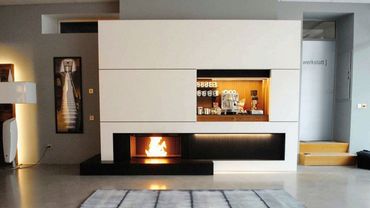 Exklusive Möbel – Innenausbau - Schrank mit elektrischem Kamin und 