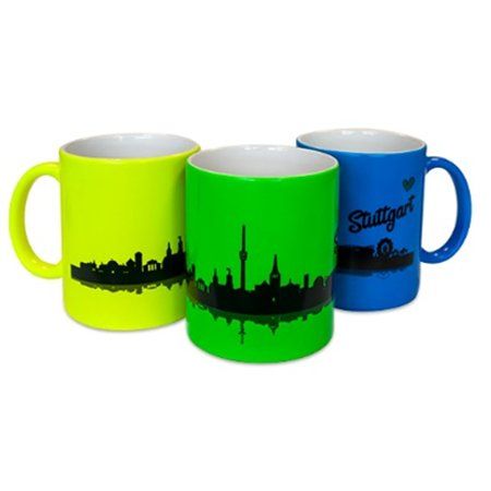 tasses multicolores avec motifs