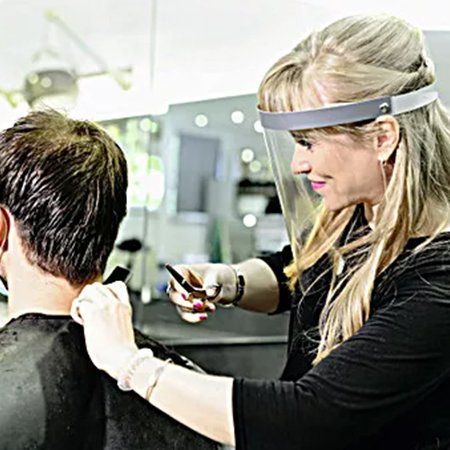 visière sur une coiffeuse