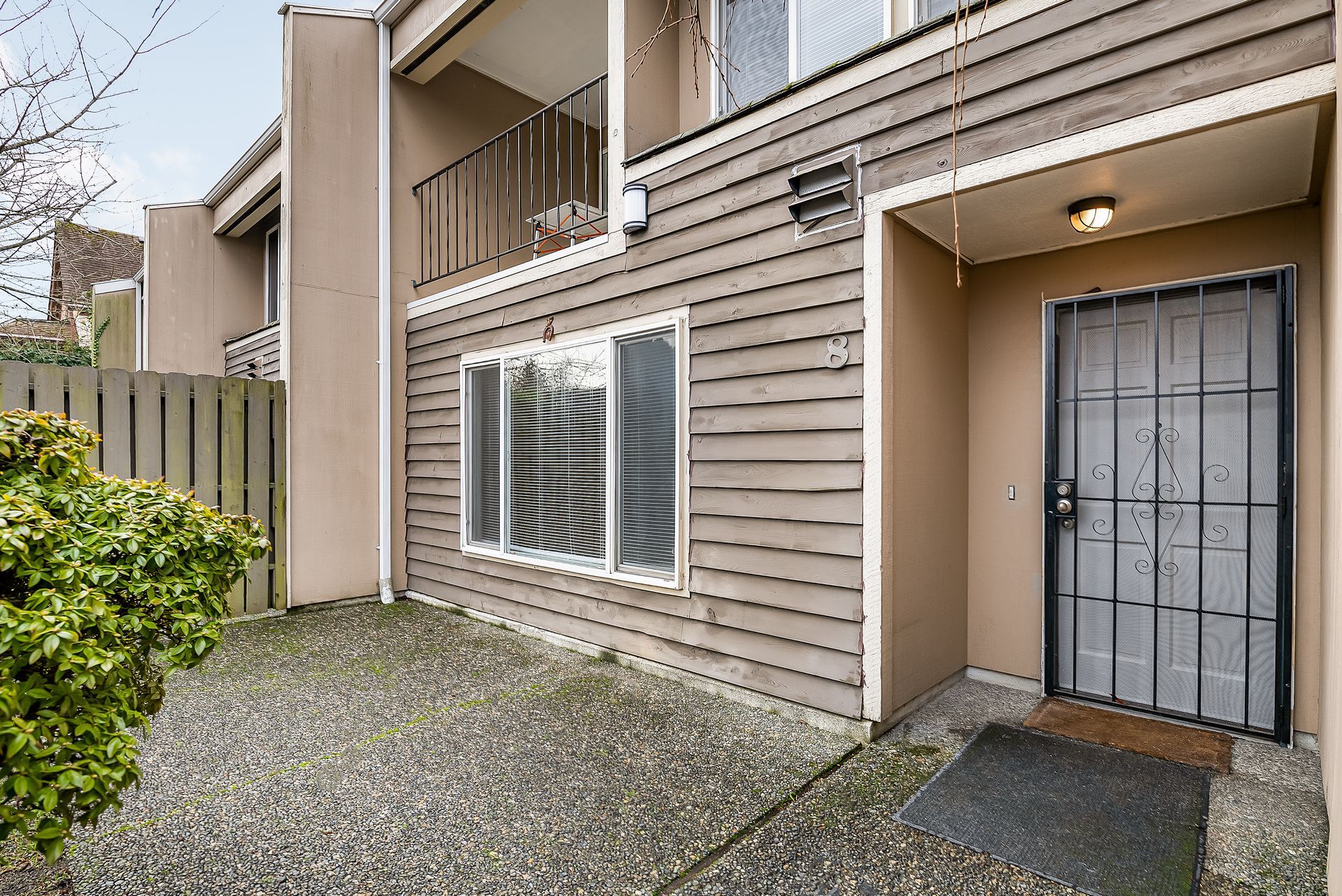 Photo showing the entrance to a unit