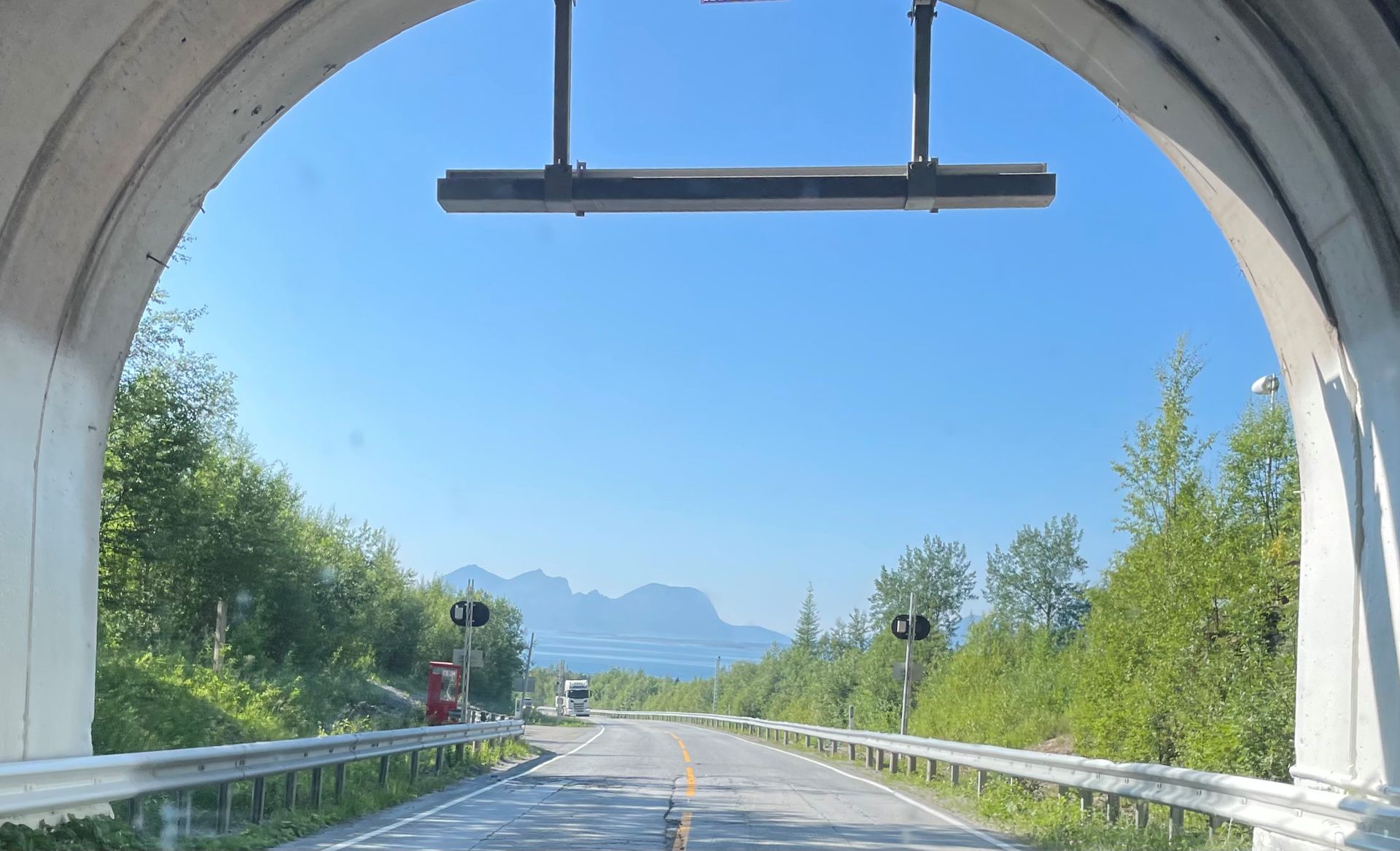 Med bil til Helnessund