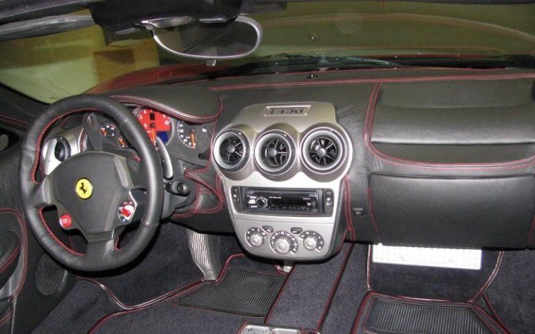 Interni auto in pelle