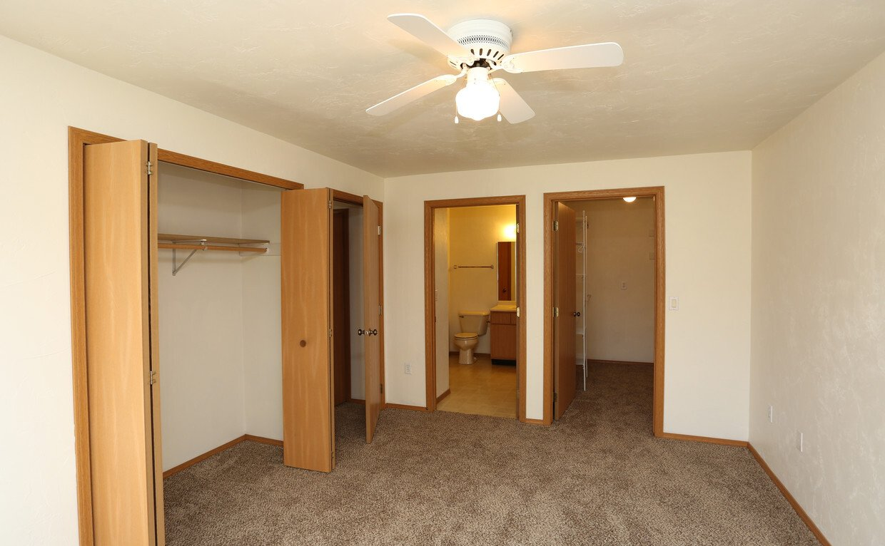 Riverbend Apartment Gallery