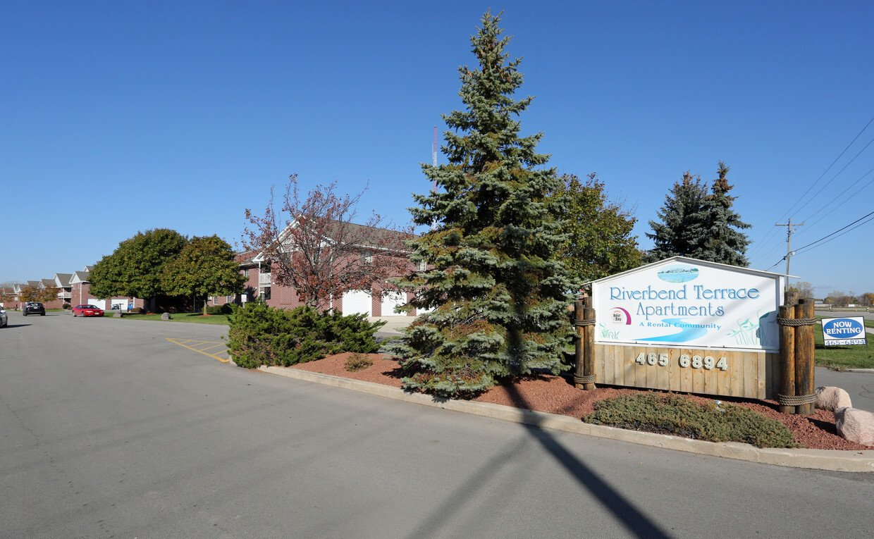 riverbend-terrace-apartments-exterior