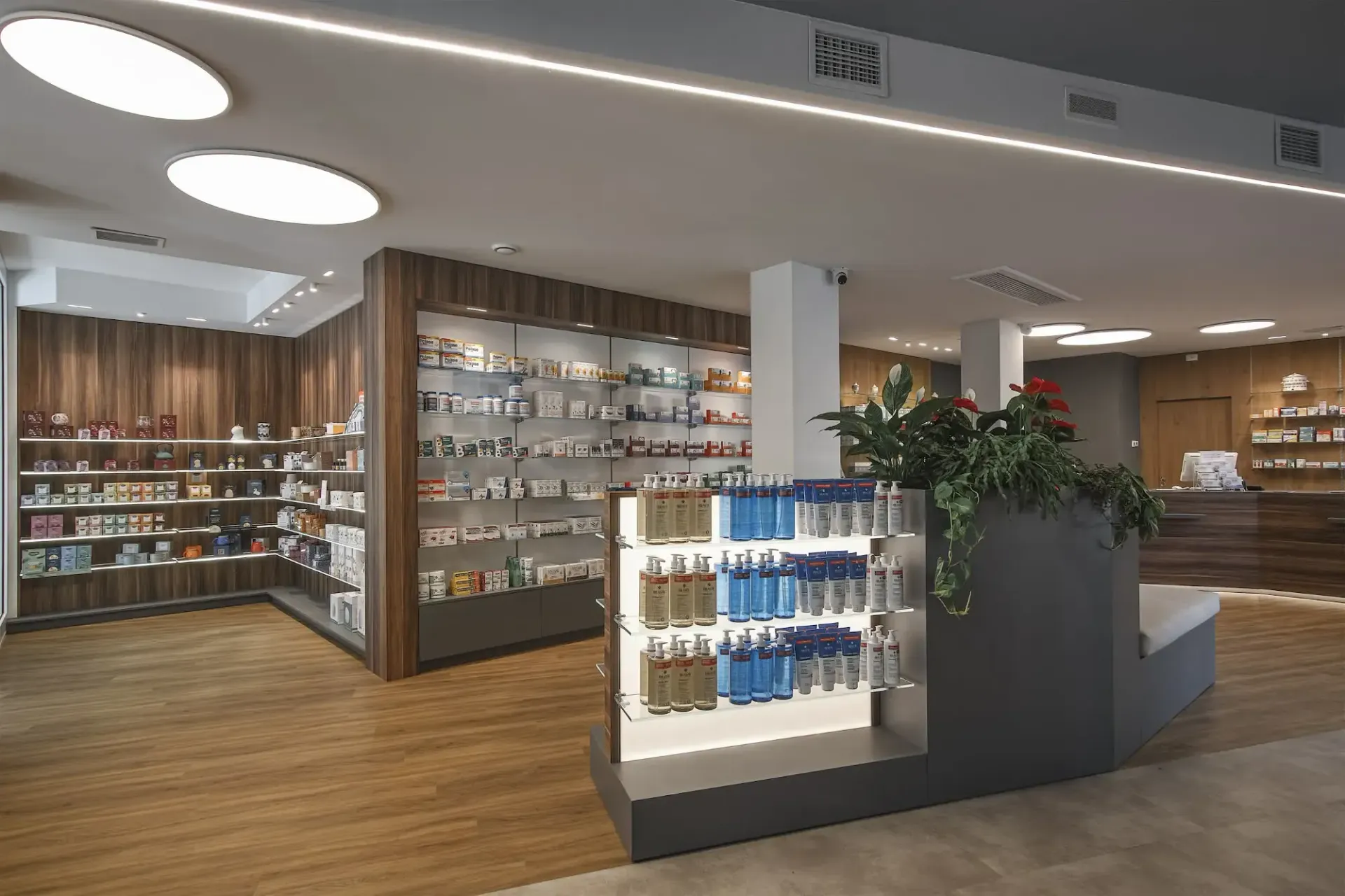 Arredamento Farmacia Alganon Arona expo a parete, gondola espositiva