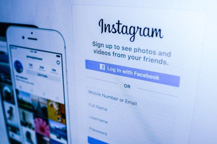 Image of an Instagram sign up for Search Marketing Specialists Blog page.