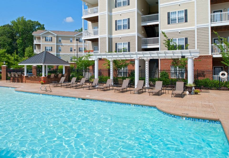 Meridian Harbourview Swimming Pool