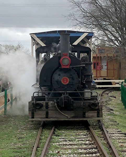 1925 Baldwin 0-4-0 steam switcher locomotive, tank engine, San Antonio, live steam