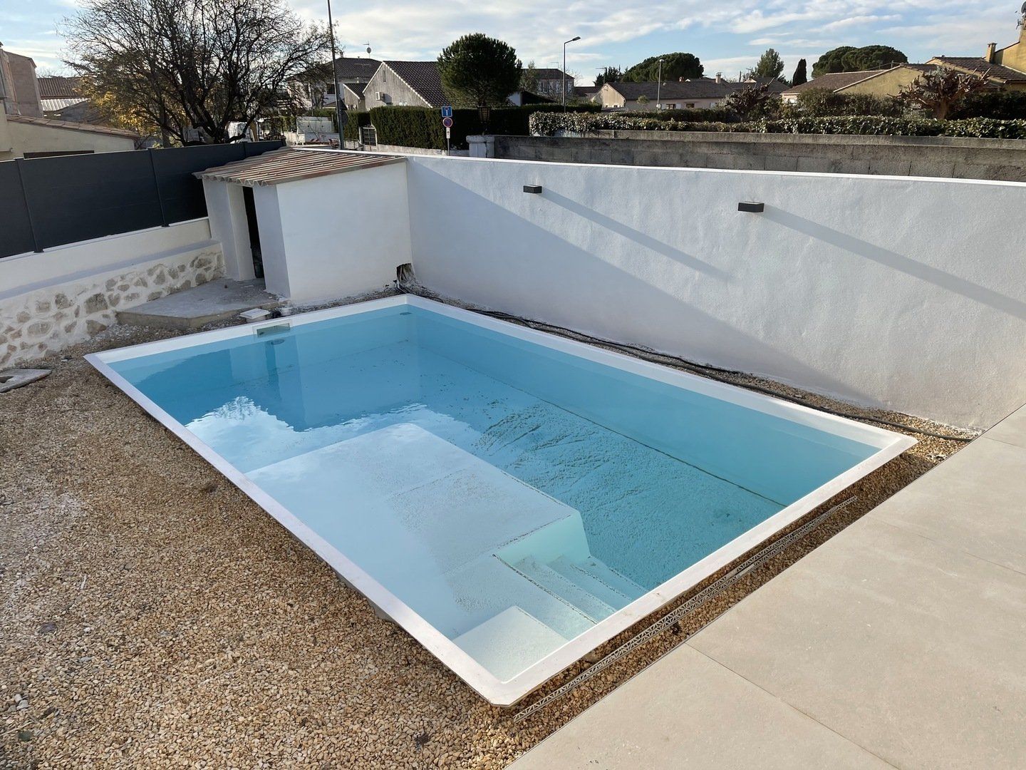 Choisir sa piscine coque polyester à Bordeaux