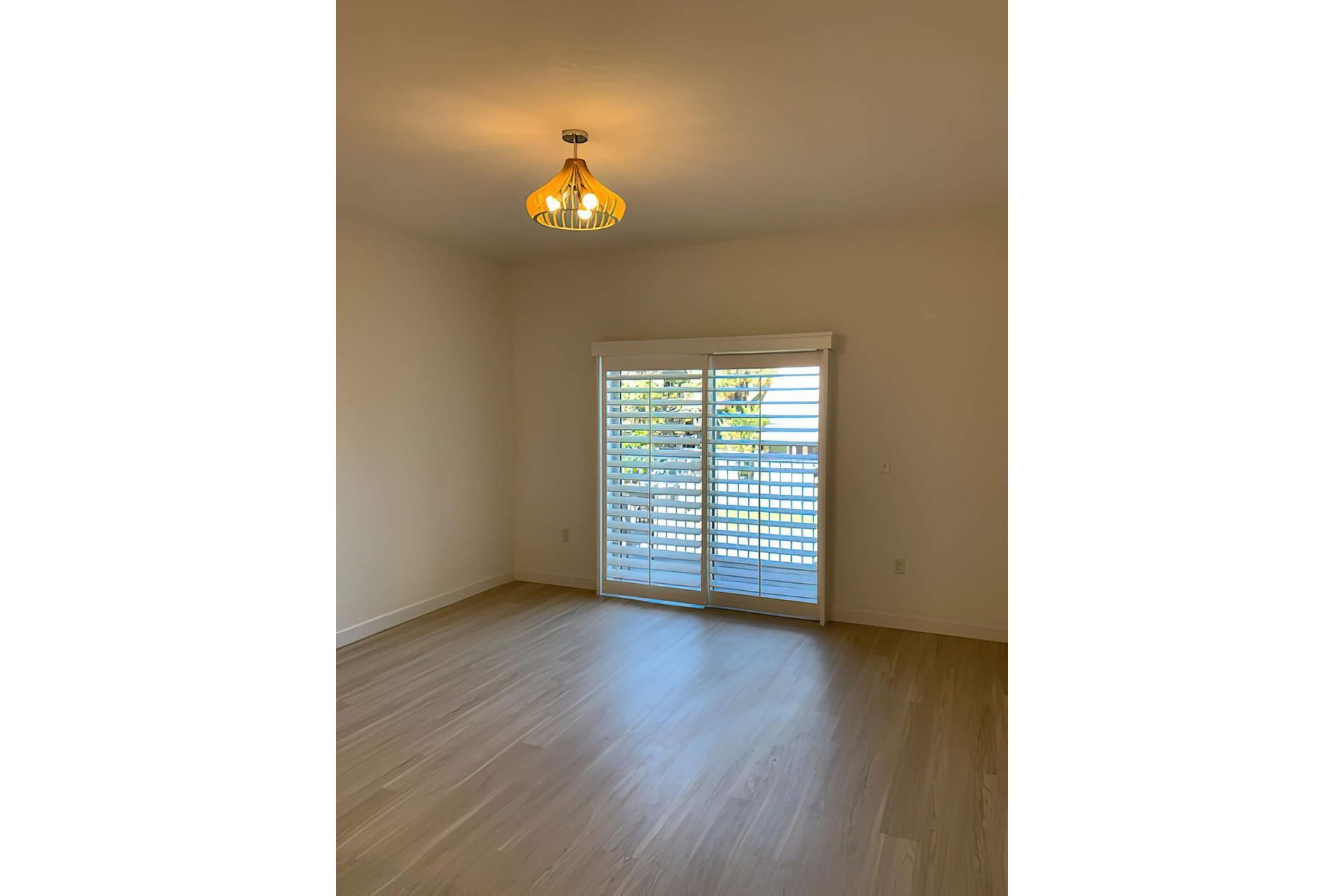 Living area at Surfside Apartments in Jacksonville Beach, Fl.