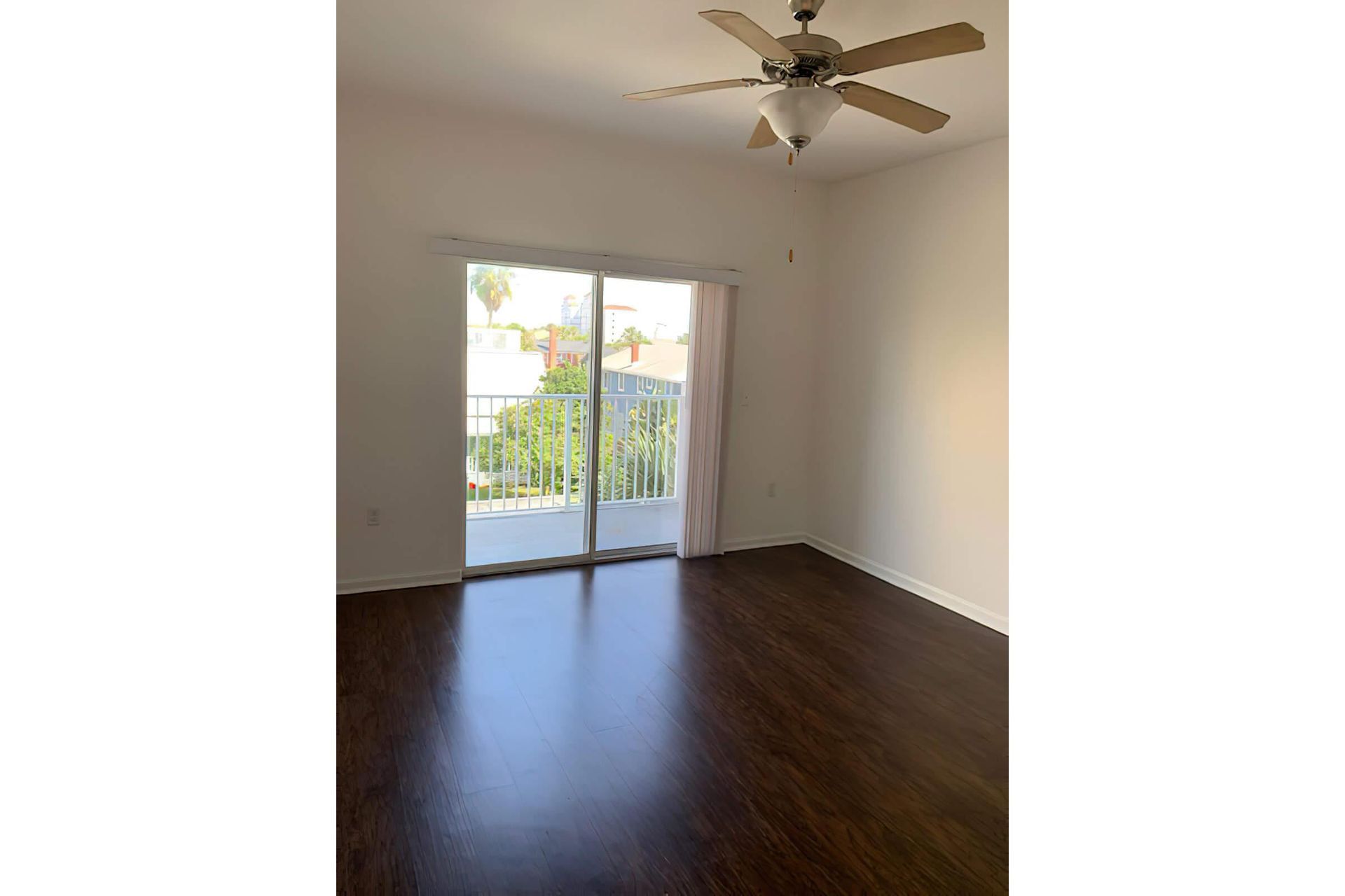 Living area at Surfside Apartments in Jacksonville Beach, Fl.