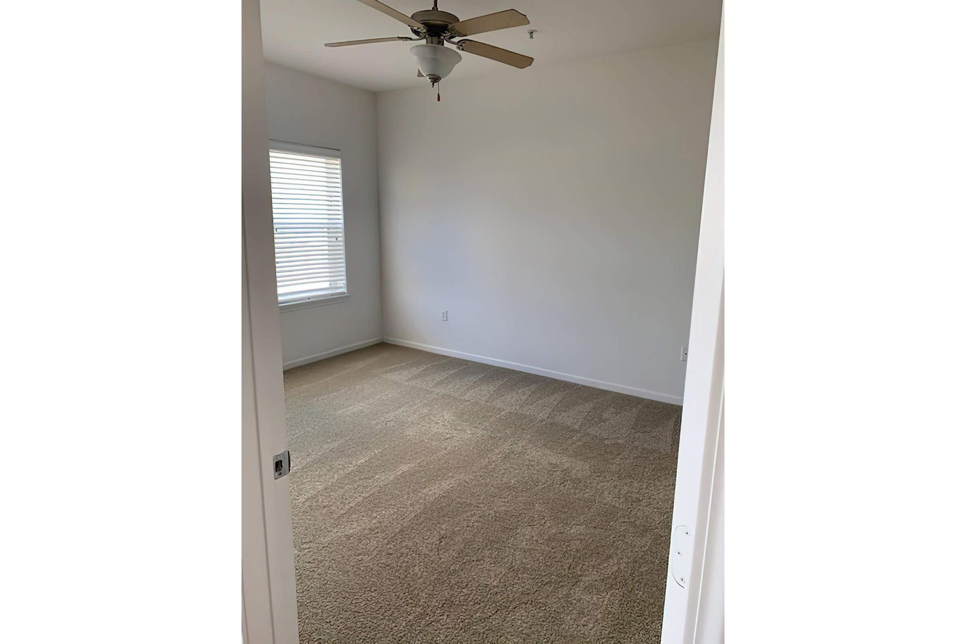 Guest bedroom at Surfside Apartments in Jacksonville Beach, Fl.