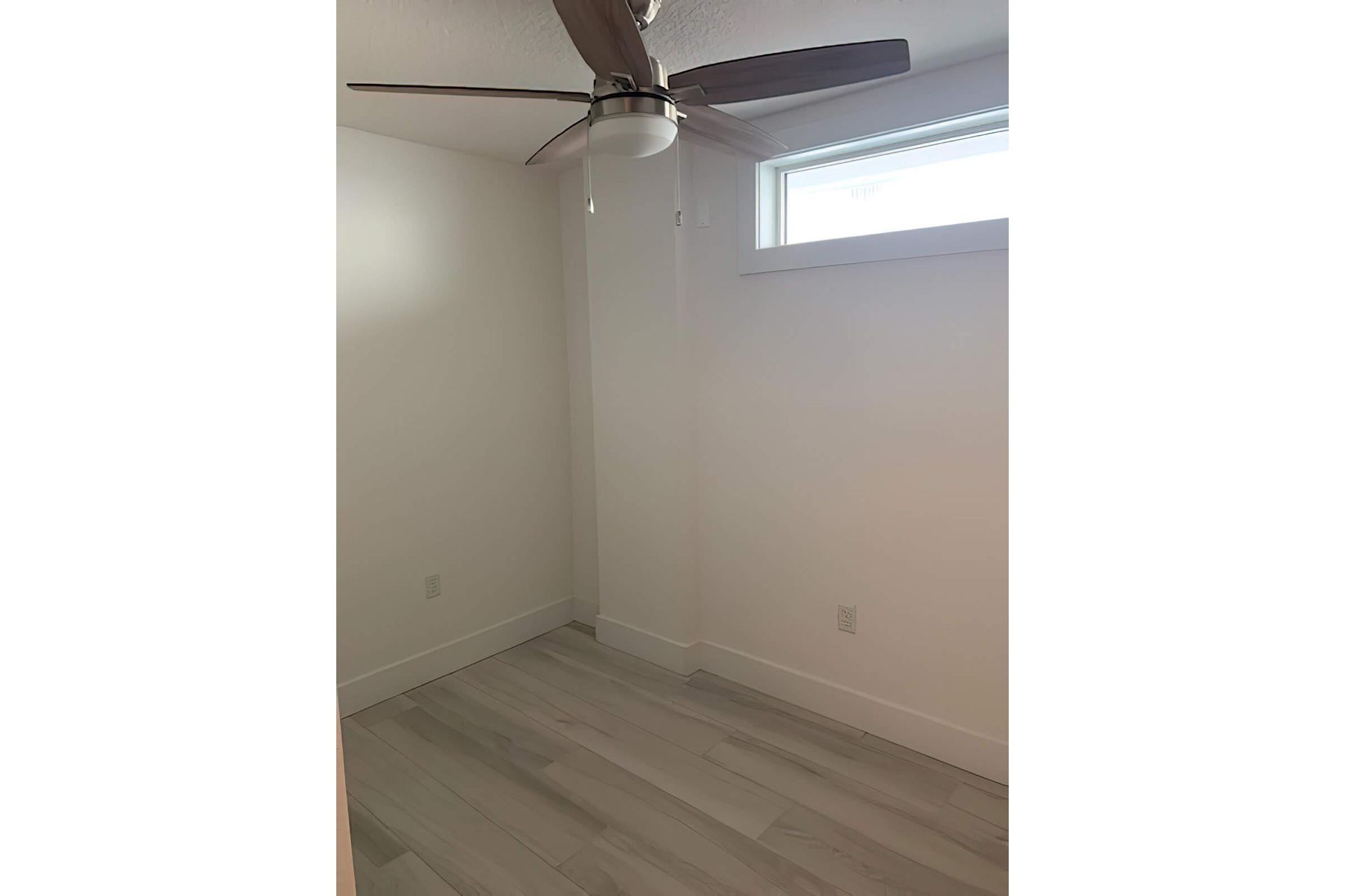 Room at Surfside Apartments in Jacksonville Beach, Fl.