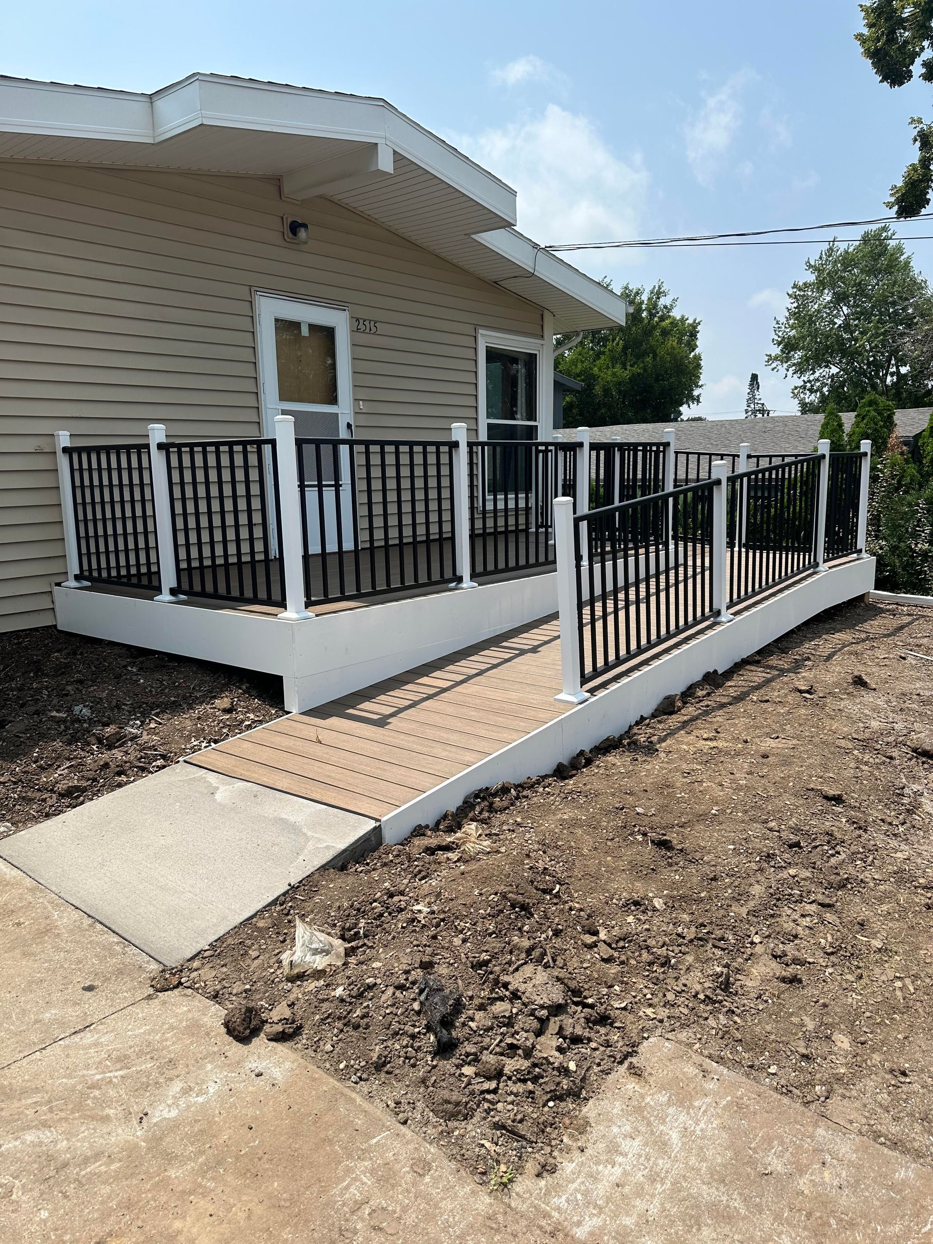 Deck build Des Moines, IA
