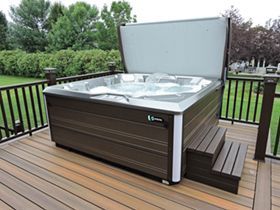 Hot tub on deck