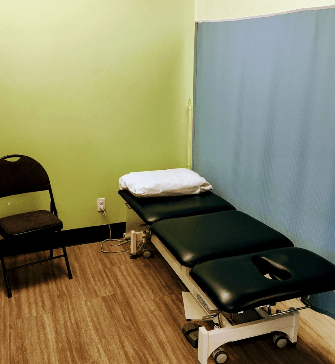 grande prairie physiotherapy and massage table