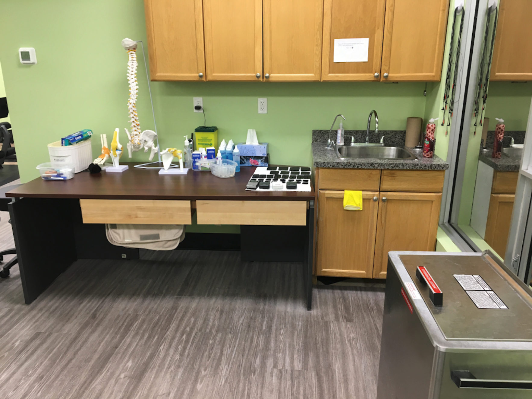 grande prairie physiotherapy and massage patient room
