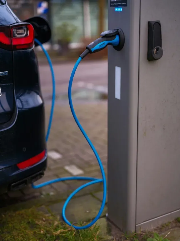 Installation de borne de recharge pour véhicule électrique (IRVE) en Essonne