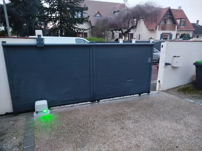 Installation d'un portail motorisé coulissant à Morangis