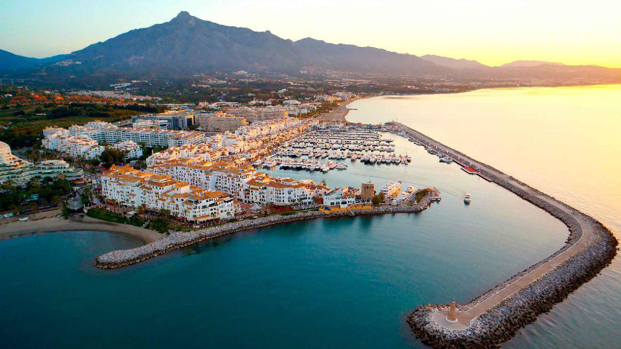 puerto banus private excursions from Malaga