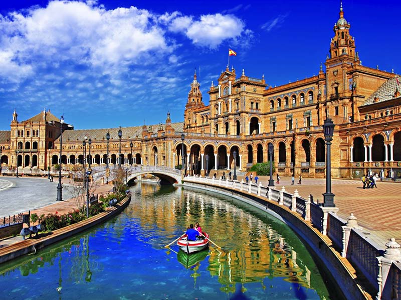 Seville private excursions from Granada