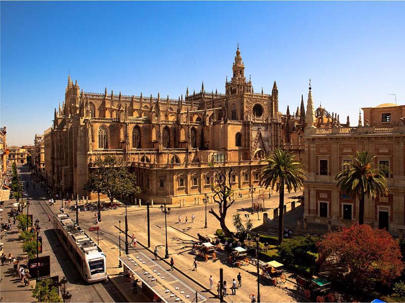 Sevilla private day trips from cadiz