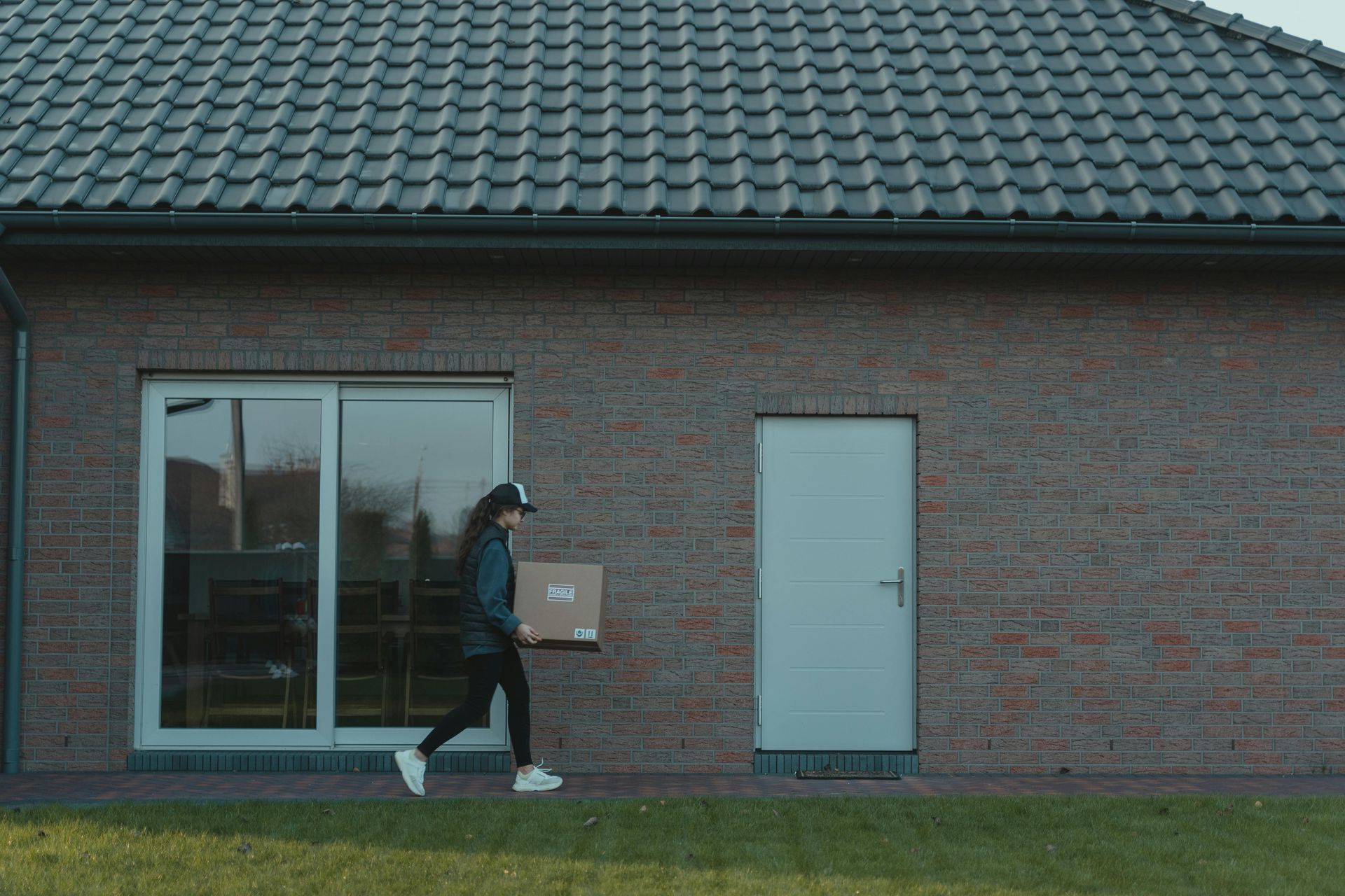 alvear-construction-llc-service-roofing-header-menu