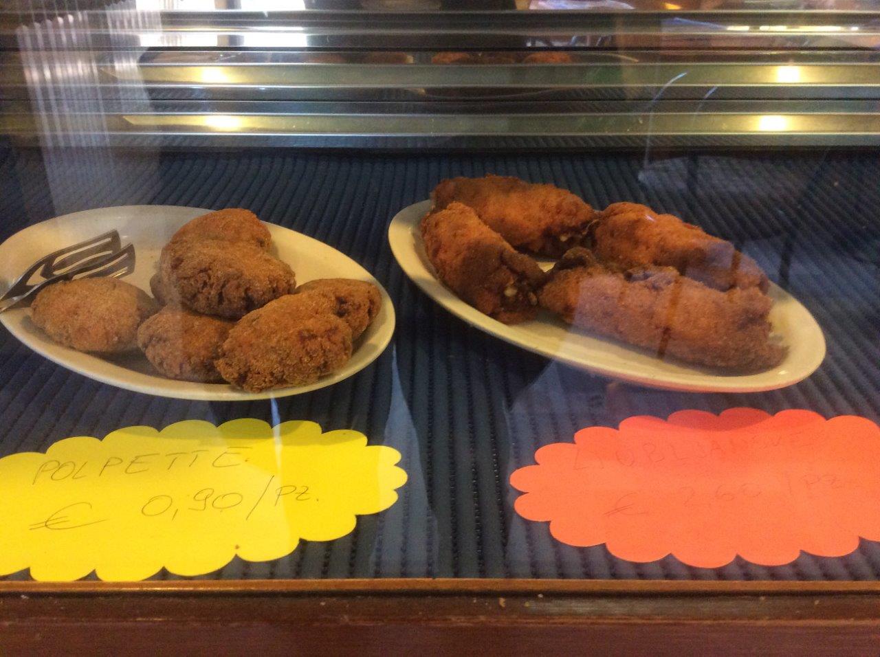Lieviti per la prima colazione nel banco  bar