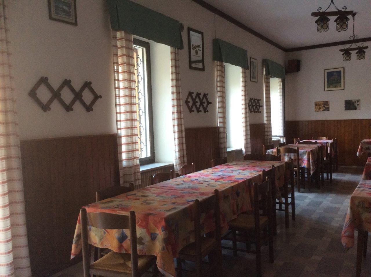 Dettaglio di una sala della trattoria