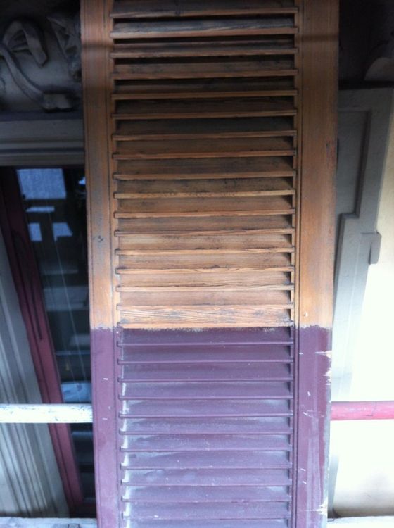 finestra con legno a persiana