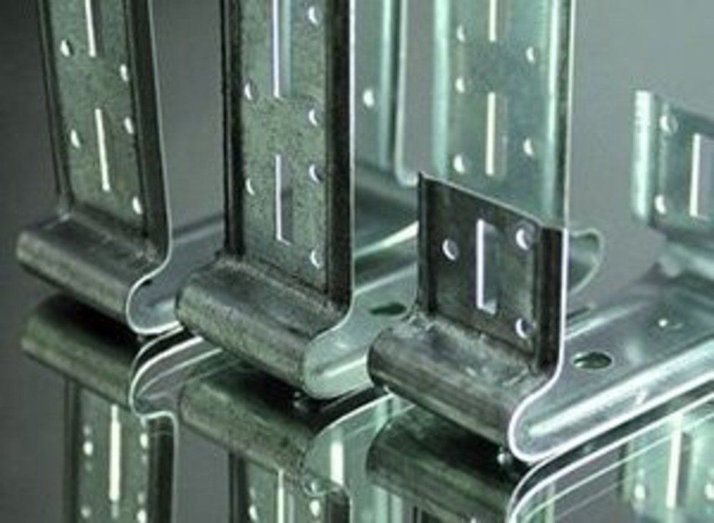 Accessori metallici per pareti e contropareti