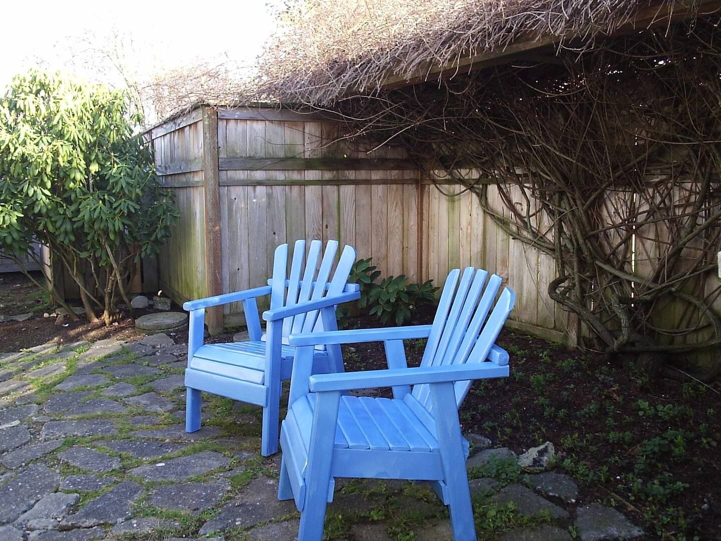 outdoor-patio-seating