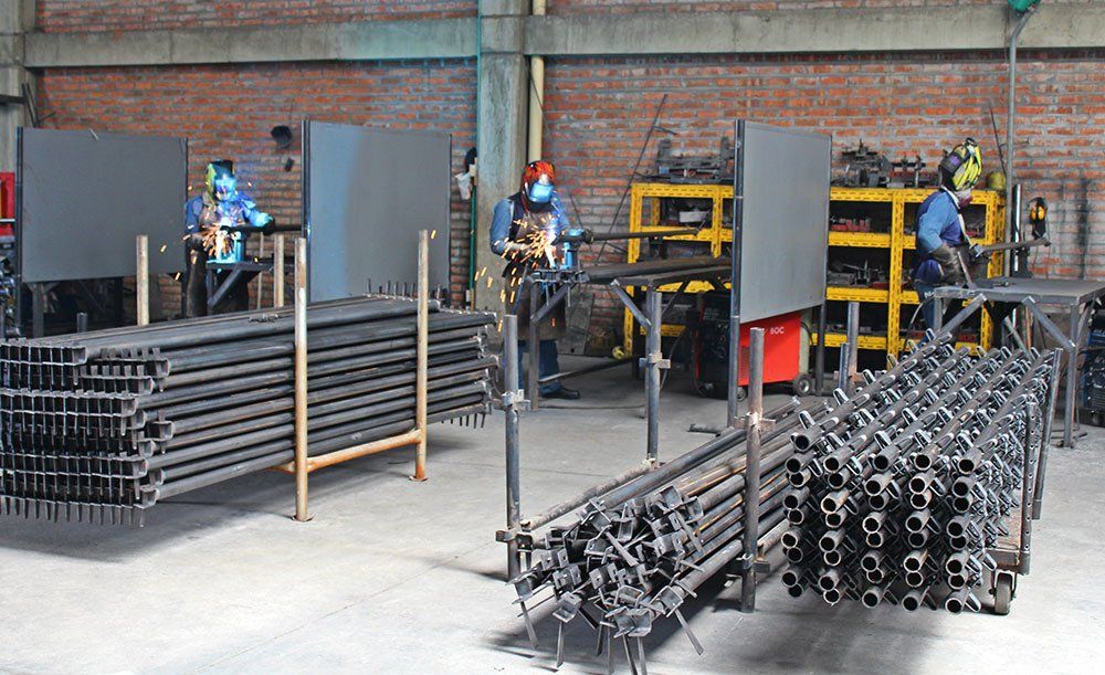 Elaboración de troquelados por la empresa Maquinados Industriales Huber Valencia
