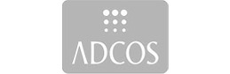 Um logotipo da adcos cinza e branco em um fundo branco