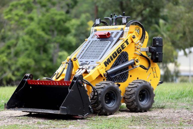 BME 4-in-1 Bucket Attachment for Loaders