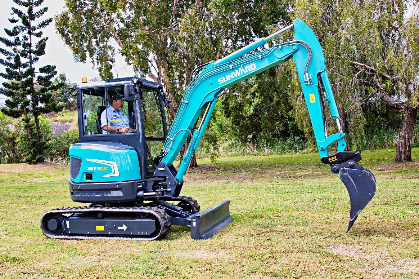 SUNWARD SWE35UF 3.5T Mini Excavator for Sale